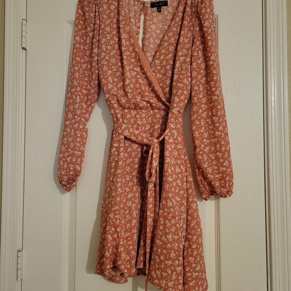Trixxi long sleeve floral dress. XL.